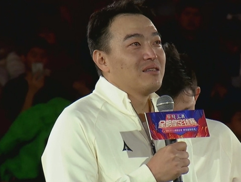 馮瀟霆在退役儀式上遺憾的淚水 中國足球將走向何方?